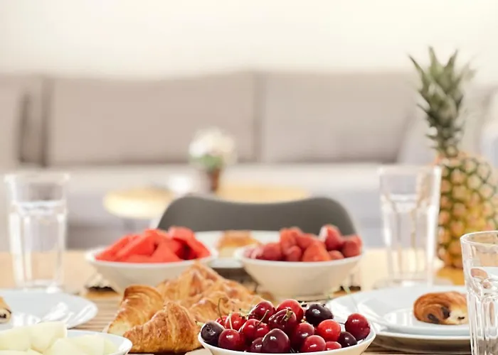 S & E * Λευκάδα